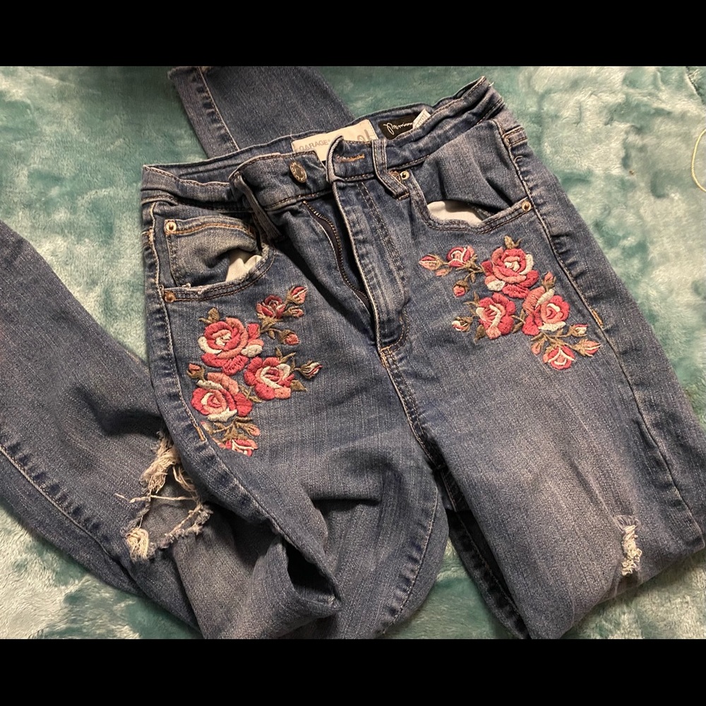 Garage ripped knee floral jeans size 1
